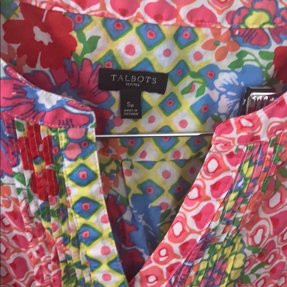 Talbots Jump in to Spring Top - Picture 2 of 3
